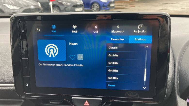 Toyota Yaris 1.5 Hybrid Design 5dr CVT Hybrid Hatchback